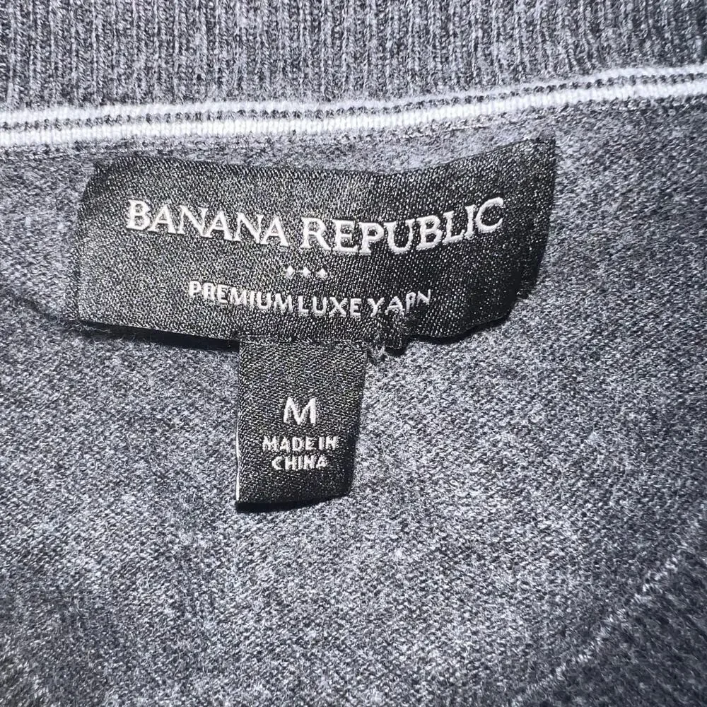 Banana Republic Men's M Classic‎ Silk Cashmere Blended Fabrics V neck Sweater